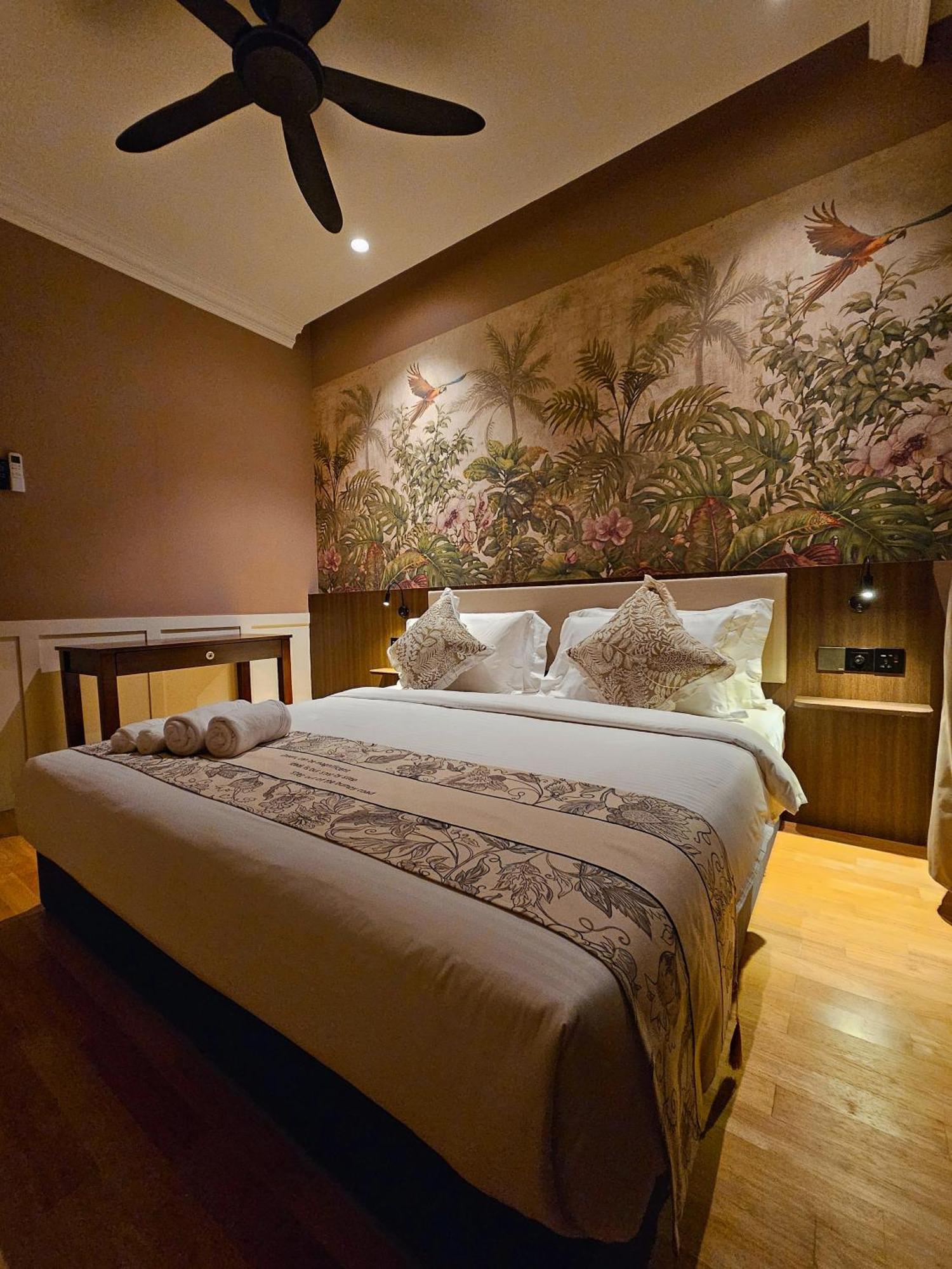The Palm Suite At Lava Mansion George Town Kültér fotó